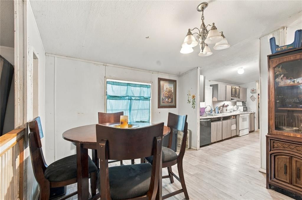 For Sale: $209,000 (5 beds, 2 baths, 1976 Square Feet)