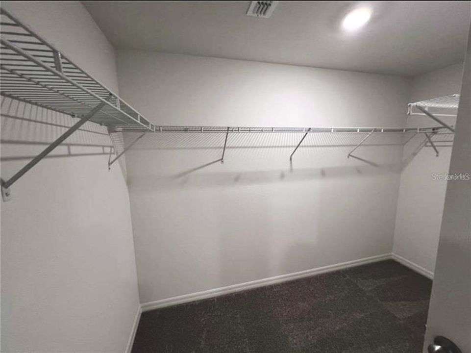 На продажу: $330,000 (4 спален, 2 ванн, 1806 Квадратных фут)