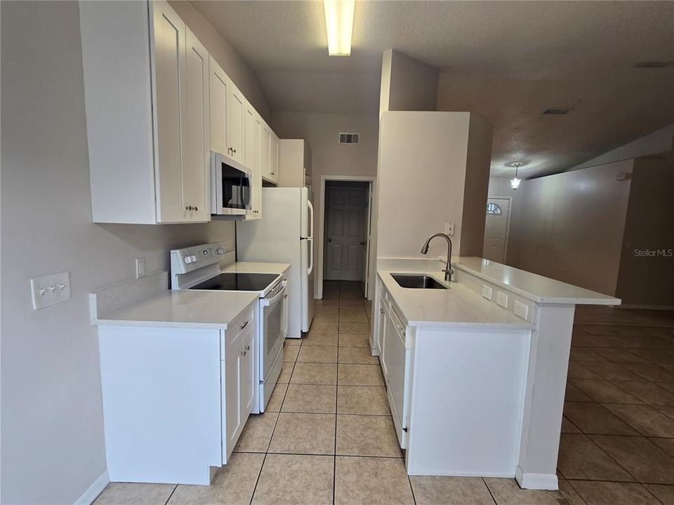 For Rent: $1,695 (3 beds, 2 baths, 1350 Square Feet)