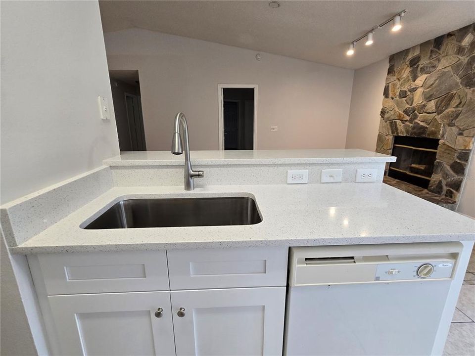 For Rent: $1,695 (3 beds, 2 baths, 1350 Square Feet)