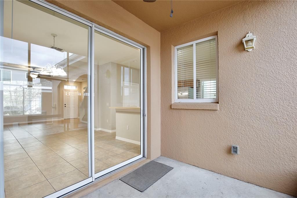 For Rent: $2,095 (3 beds, 2 baths, 1757 Square Feet)
