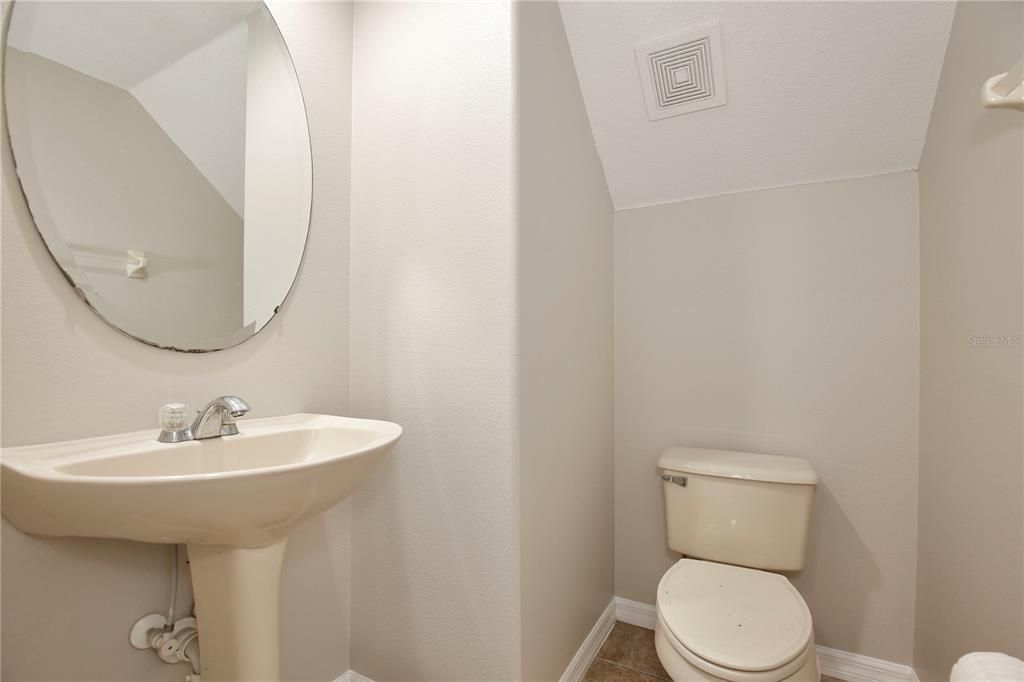 For Rent: $2,095 (3 beds, 2 baths, 1757 Square Feet)