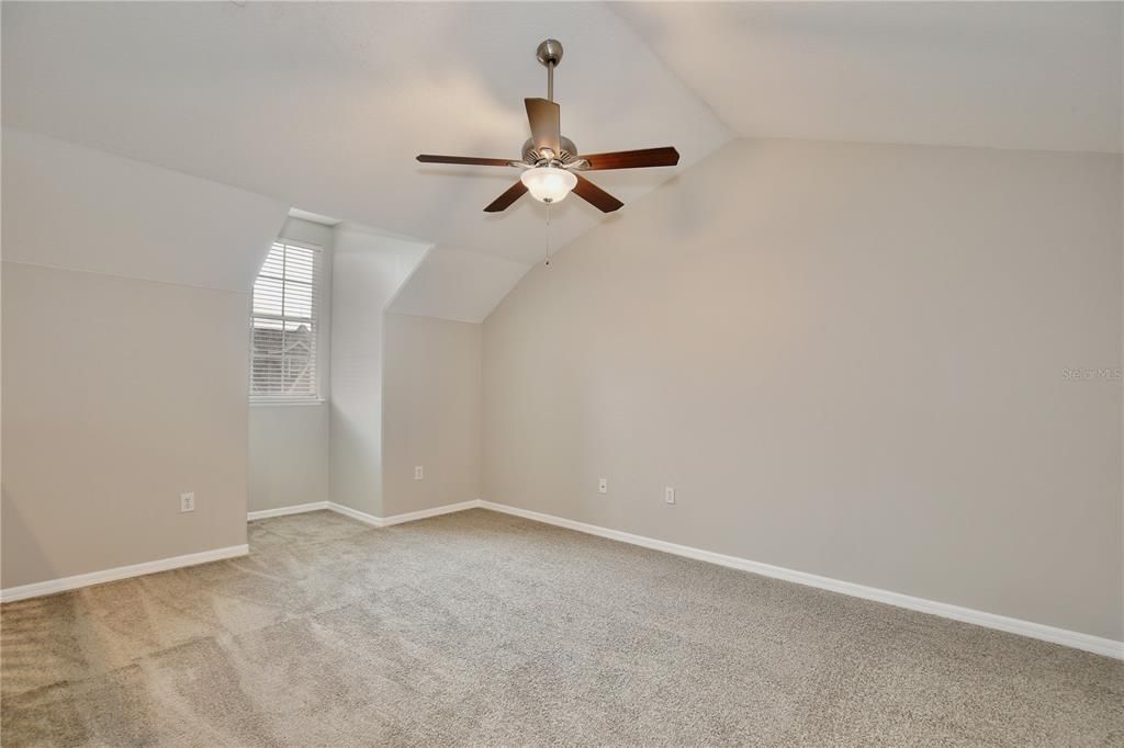 For Rent: $2,095 (3 beds, 2 baths, 1757 Square Feet)