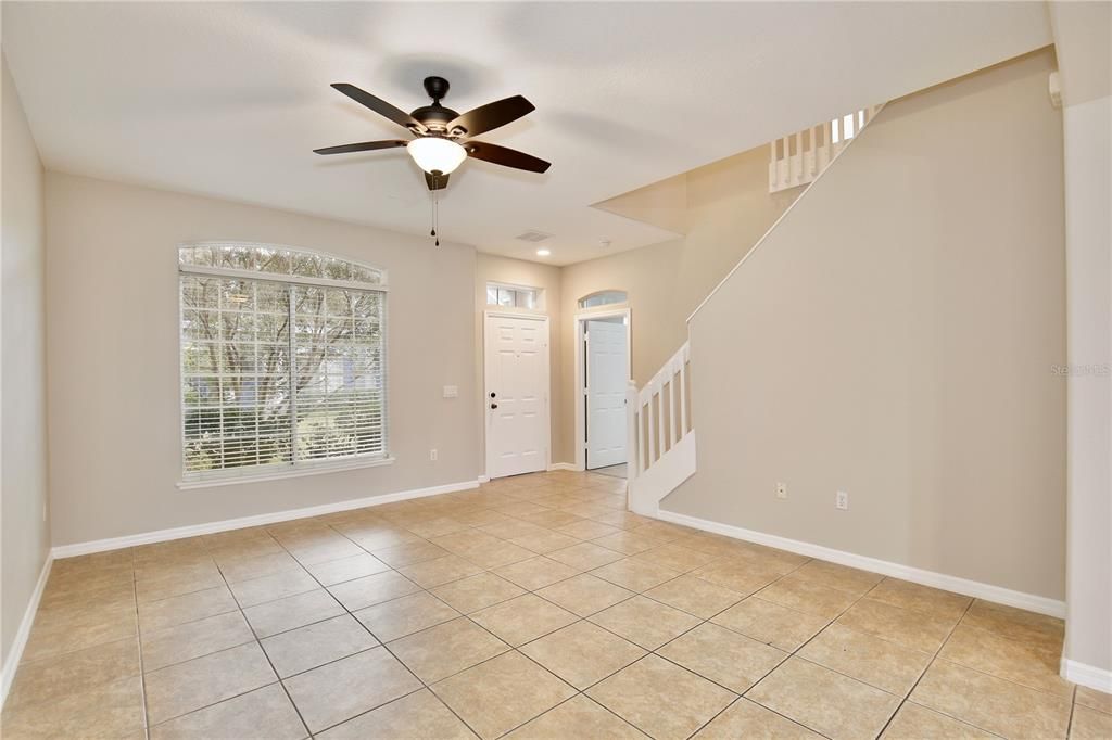 For Rent: $2,095 (3 beds, 2 baths, 1757 Square Feet)