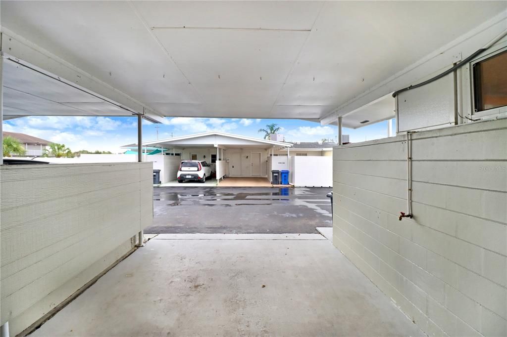 For Rent: $1,800 (2 beds, 1 baths, 927 Square Feet)