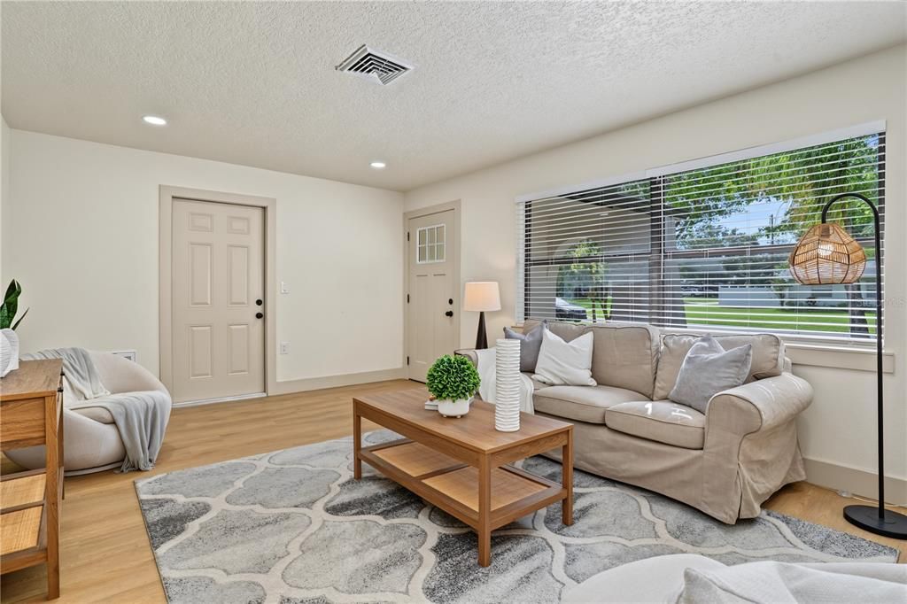 For Sale: $499,000 (3 beds, 2 baths, 1714 Square Feet)