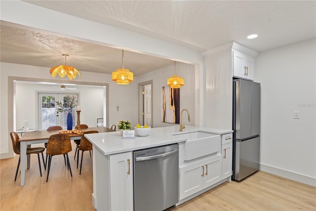 For Sale: $499,000 (3 beds, 2 baths, 1714 Square Feet)