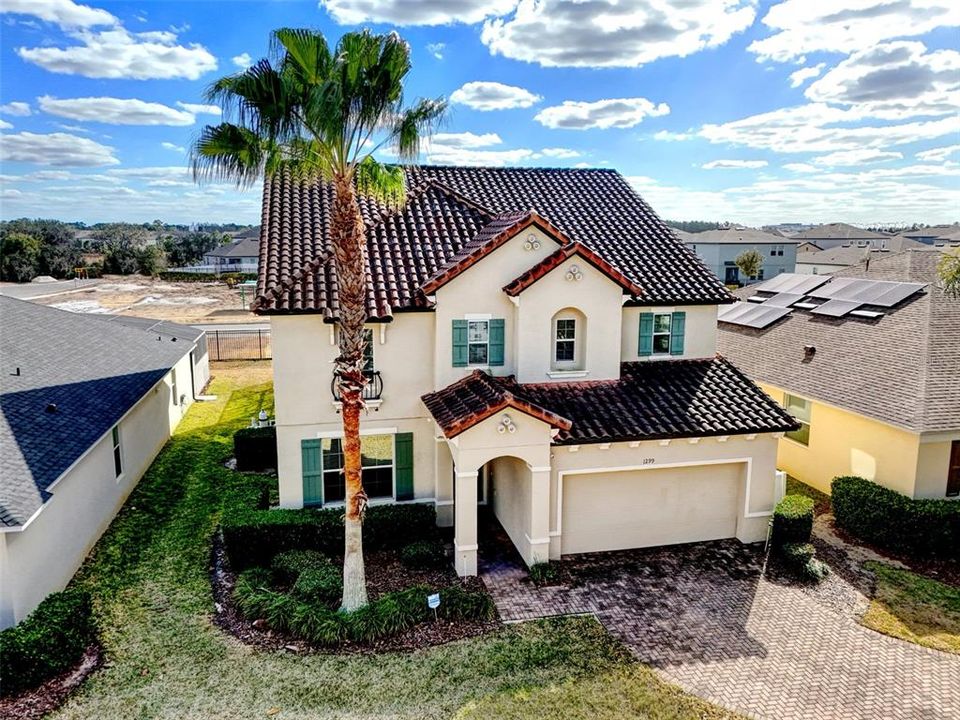 For Sale: $555,000 (7 beds, 6 baths, 3526 Square Feet)