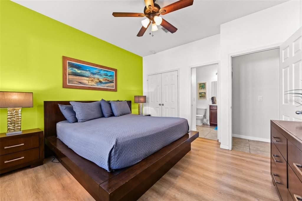 For Sale: $555,000 (7 beds, 6 baths, 3526 Square Feet)