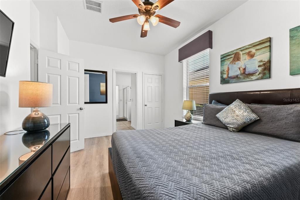 For Sale: $555,000 (7 beds, 6 baths, 3526 Square Feet)