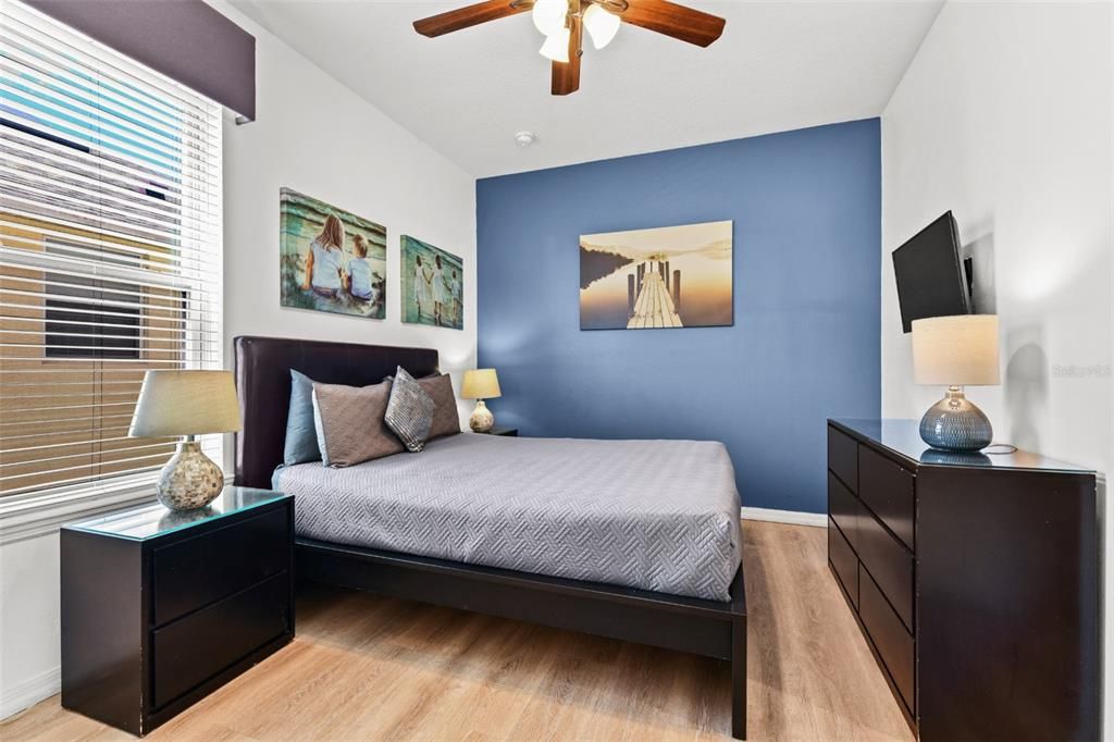 For Sale: $555,000 (7 beds, 6 baths, 3526 Square Feet)