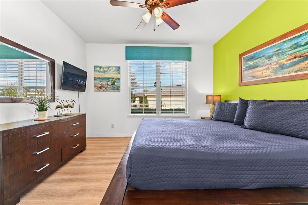 For Sale: $555,000 (7 beds, 6 baths, 3526 Square Feet)