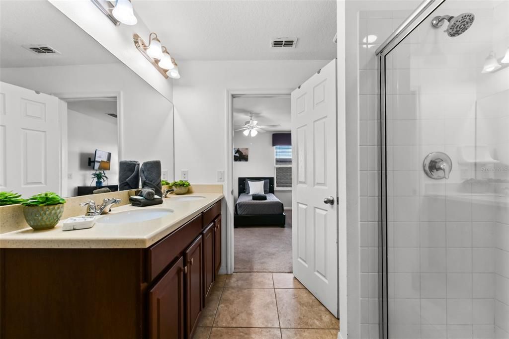 For Sale: $555,000 (7 beds, 6 baths, 3526 Square Feet)