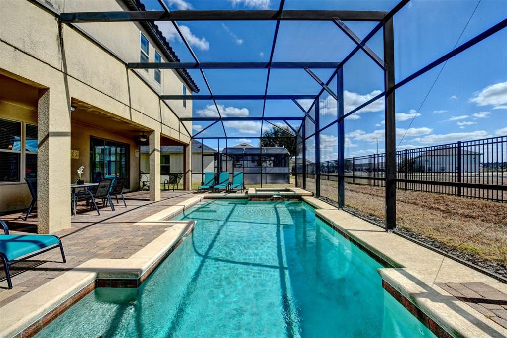 For Sale: $555,000 (7 beds, 6 baths, 3526 Square Feet)