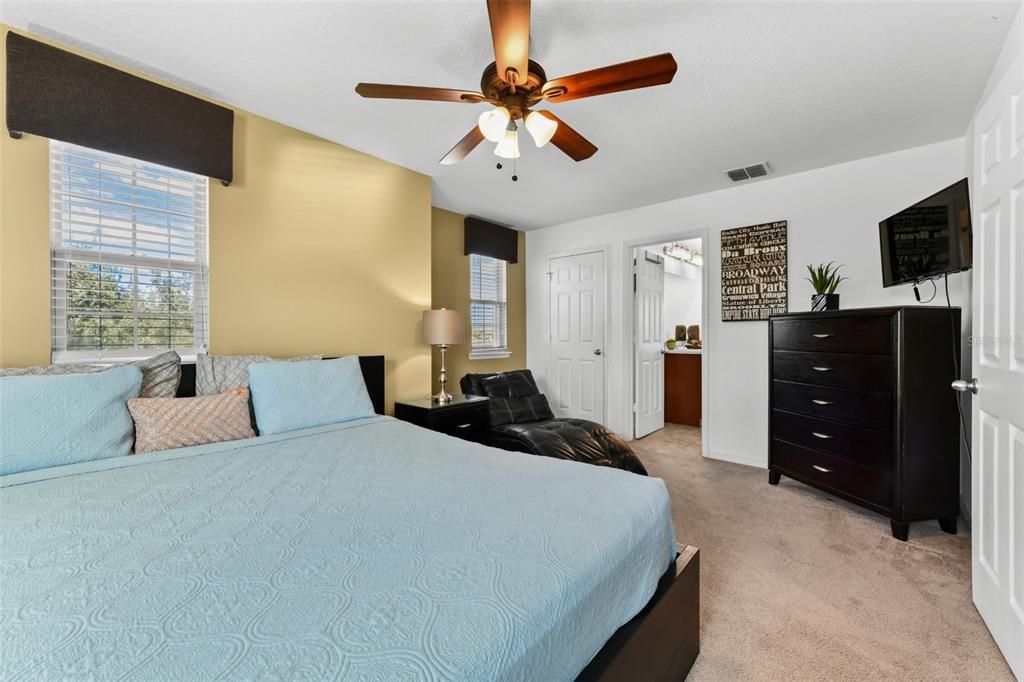 For Sale: $555,000 (7 beds, 6 baths, 3526 Square Feet)