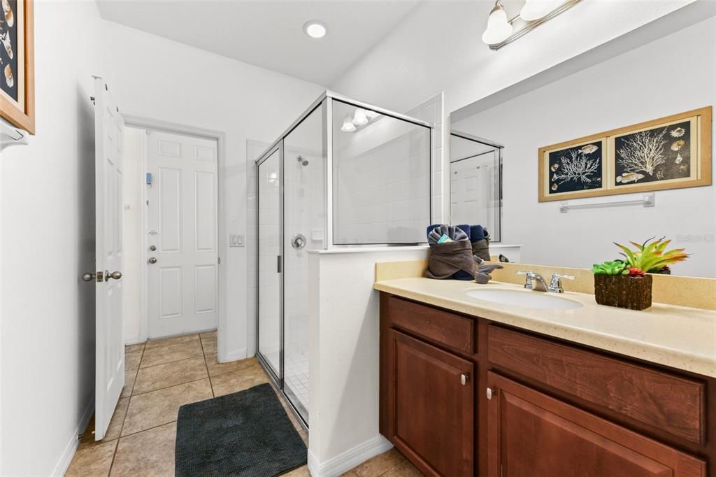 For Sale: $555,000 (7 beds, 6 baths, 3526 Square Feet)