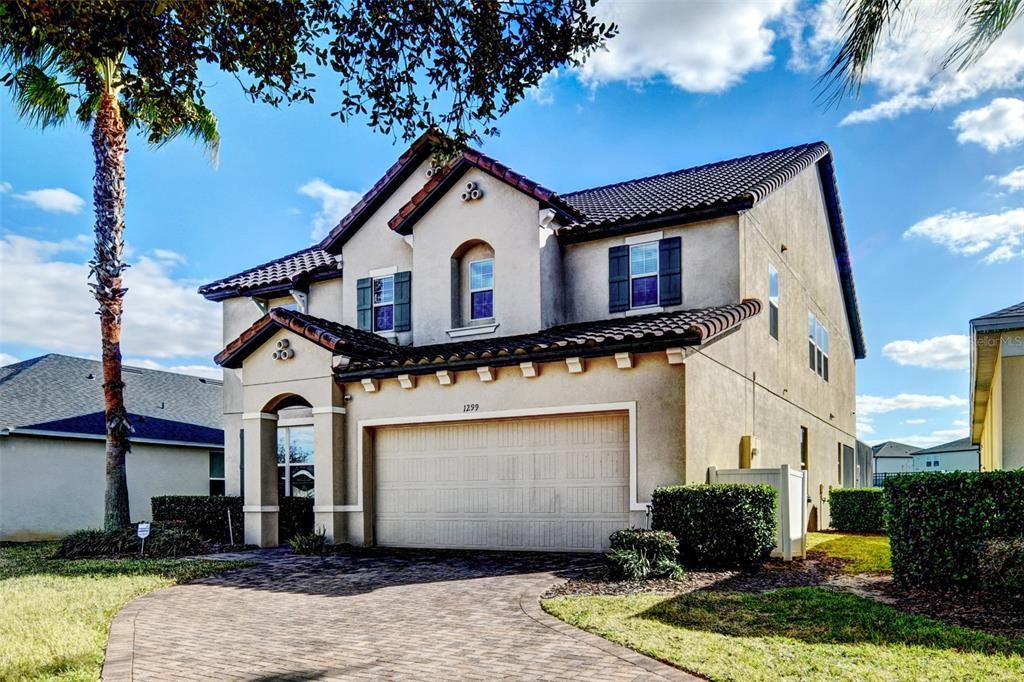 For Sale: $555,000 (7 beds, 6 baths, 3526 Square Feet)