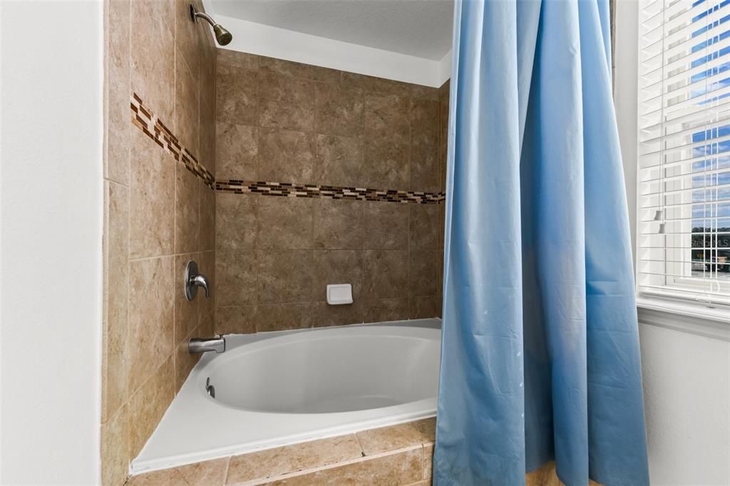 For Sale: $555,000 (7 beds, 6 baths, 3526 Square Feet)