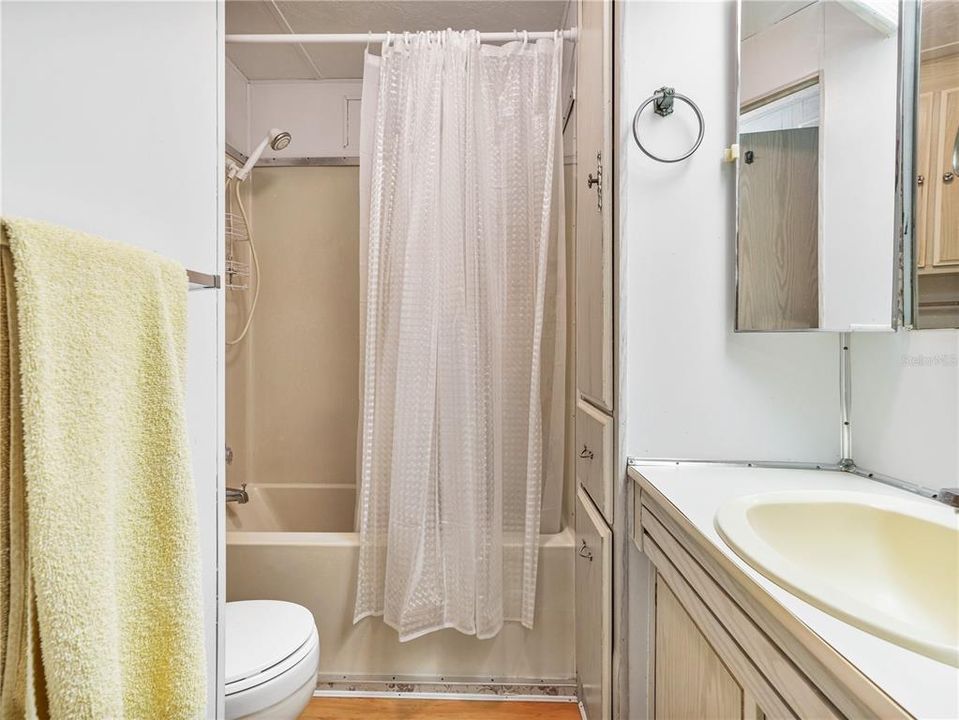 For Sale: $75,000 (1 beds, 1 baths, 760 Square Feet)