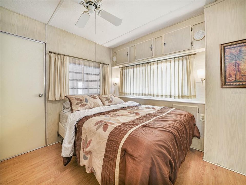 For Sale: $75,000 (1 beds, 1 baths, 760 Square Feet)