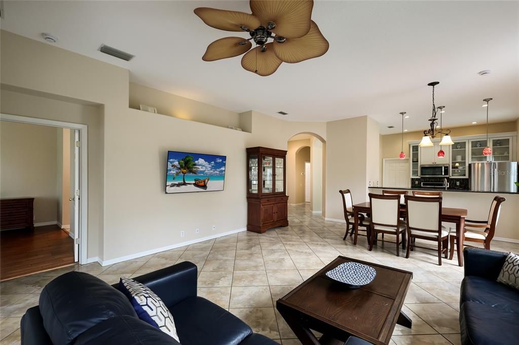For Sale: $495,000 (2 beds, 2 baths, 1491 Square Feet)