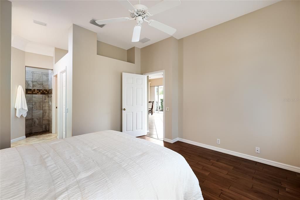 For Sale: $495,000 (2 beds, 2 baths, 1491 Square Feet)