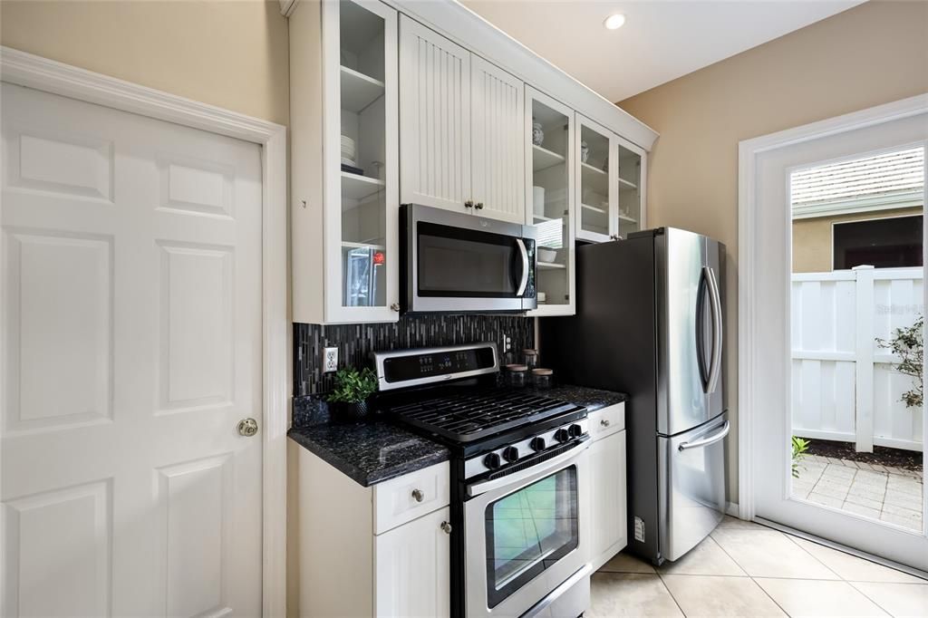 For Sale: $495,000 (2 beds, 2 baths, 1491 Square Feet)