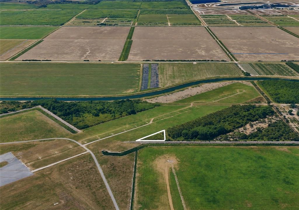 На продажу: $50,000 (0.37 acres)