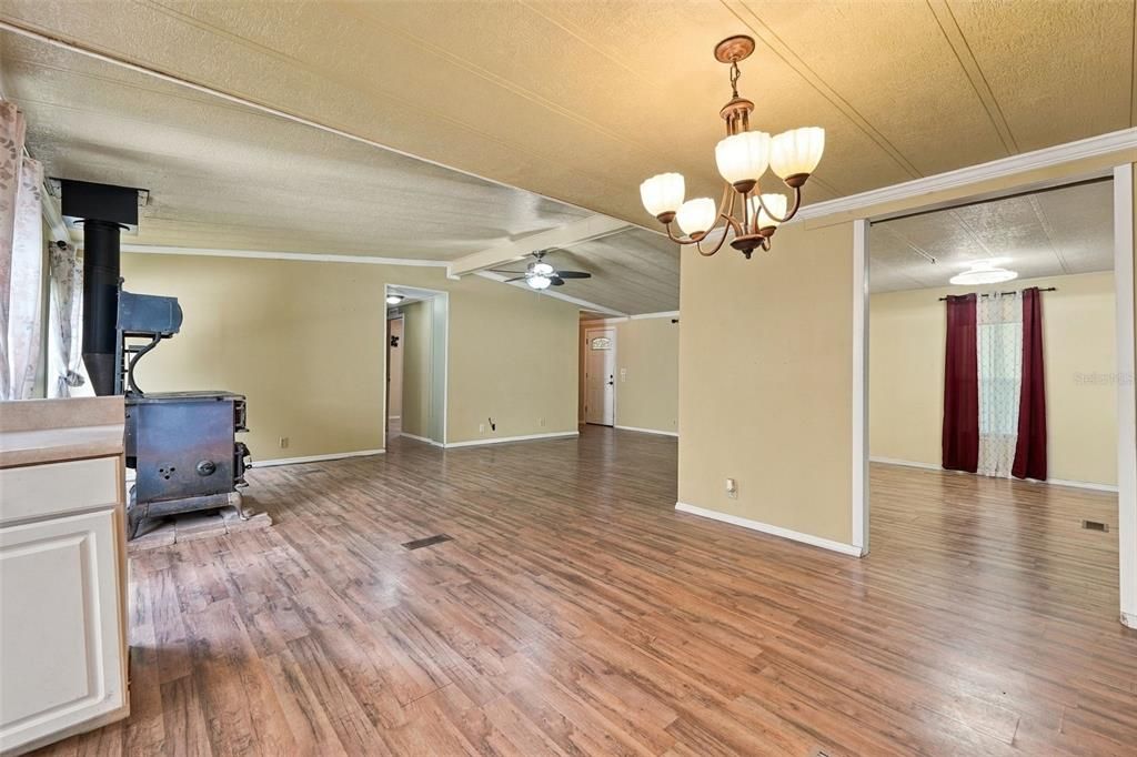 For Sale: $239,900 (4 beds, 2 baths, 1813 Square Feet)