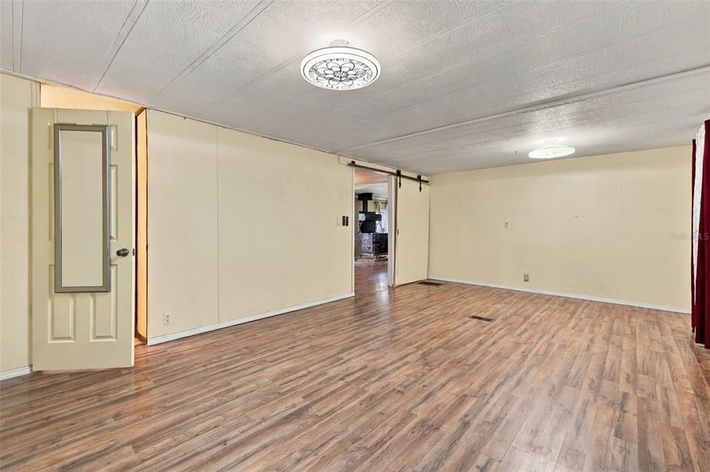 For Sale: $239,900 (4 beds, 2 baths, 1813 Square Feet)