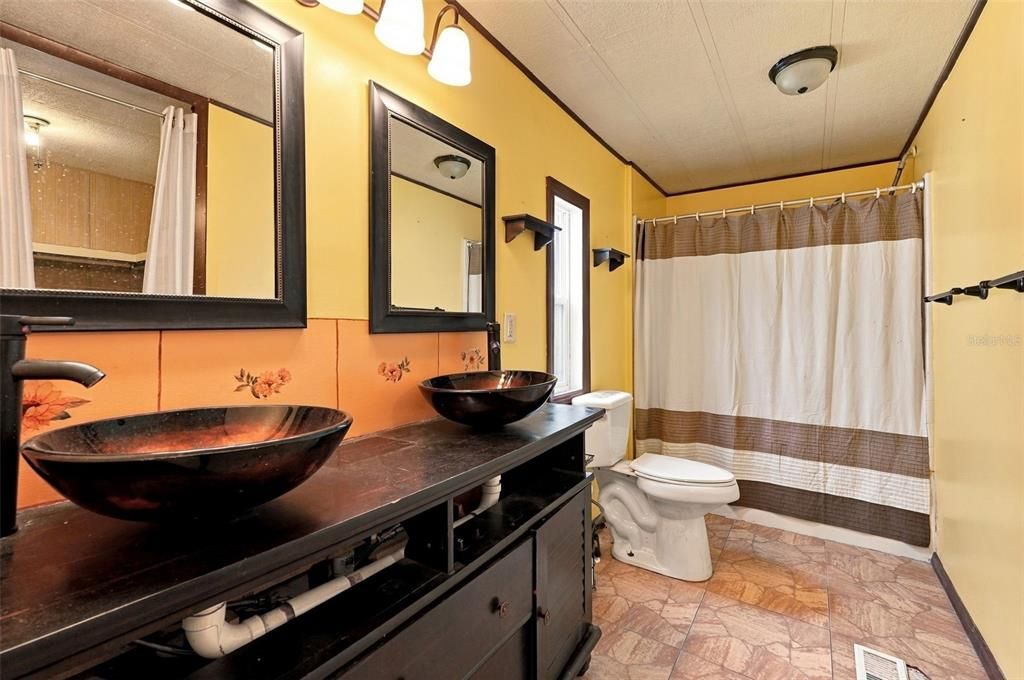 For Sale: $239,900 (4 beds, 2 baths, 1813 Square Feet)
