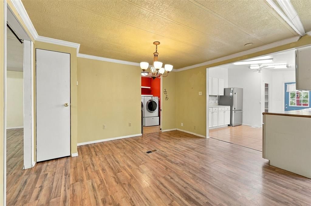 For Sale: $239,900 (4 beds, 2 baths, 1813 Square Feet)