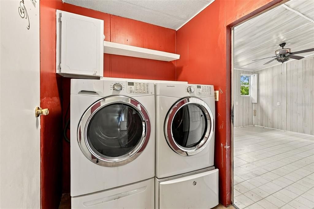 For Sale: $239,900 (4 beds, 2 baths, 1813 Square Feet)