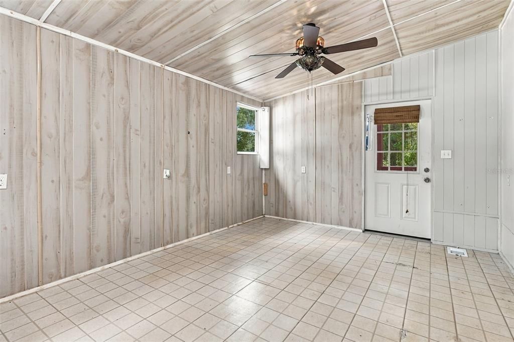 For Sale: $239,900 (4 beds, 2 baths, 1813 Square Feet)