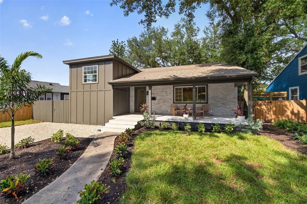 En Venta: $799,900 (5 camas, 3 baños, 2432 Pies cuadrados)