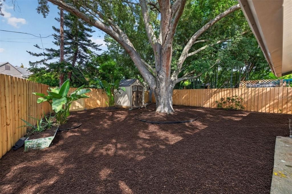 En Venta: $799,900 (5 camas, 3 baños, 2432 Pies cuadrados)