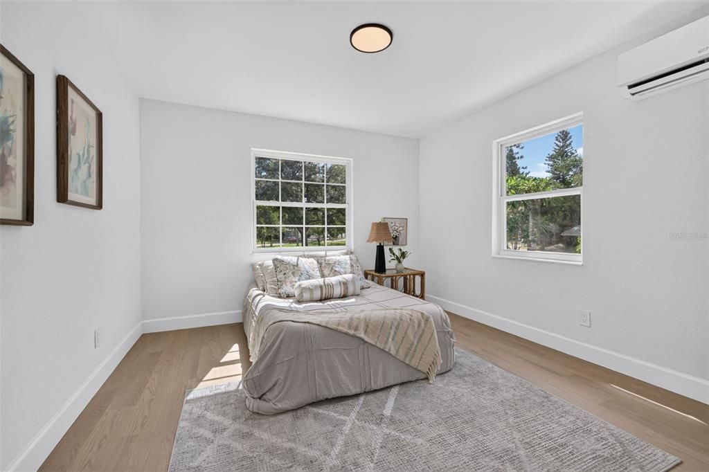En Venta: $799,900 (5 camas, 3 baños, 2432 Pies cuadrados)