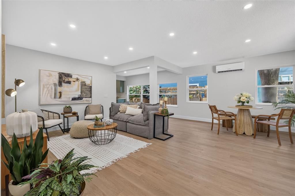 En Venta: $799,900 (5 camas, 3 baños, 2432 Pies cuadrados)