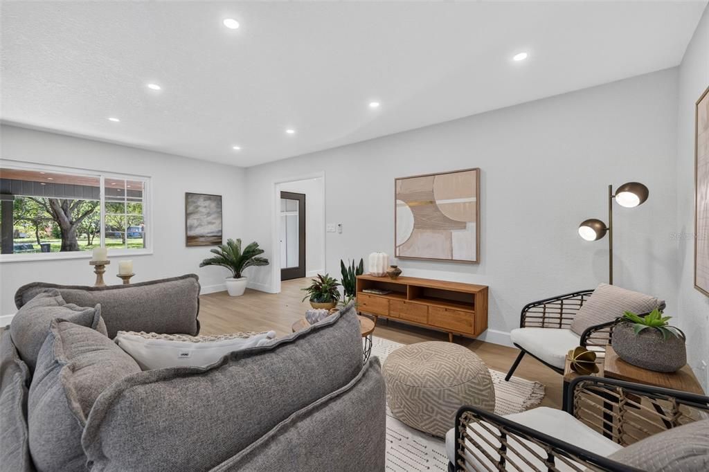 En Venta: $799,900 (5 camas, 3 baños, 2432 Pies cuadrados)
