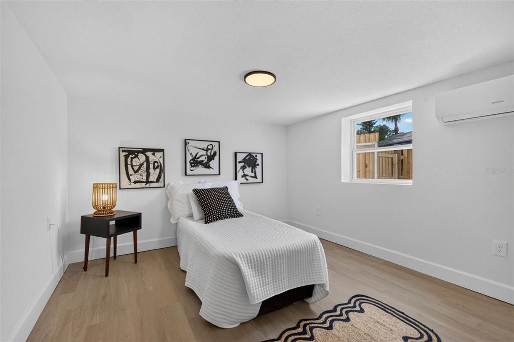 En Venta: $799,900 (5 camas, 3 baños, 2432 Pies cuadrados)