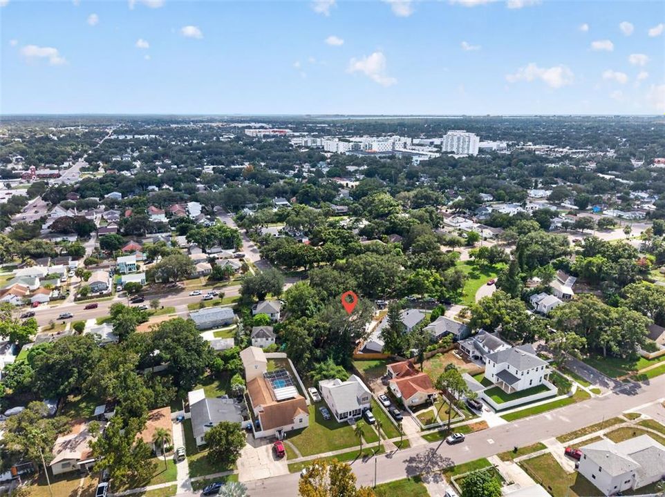 En Venta: $799,900 (5 camas, 3 baños, 2432 Pies cuadrados)