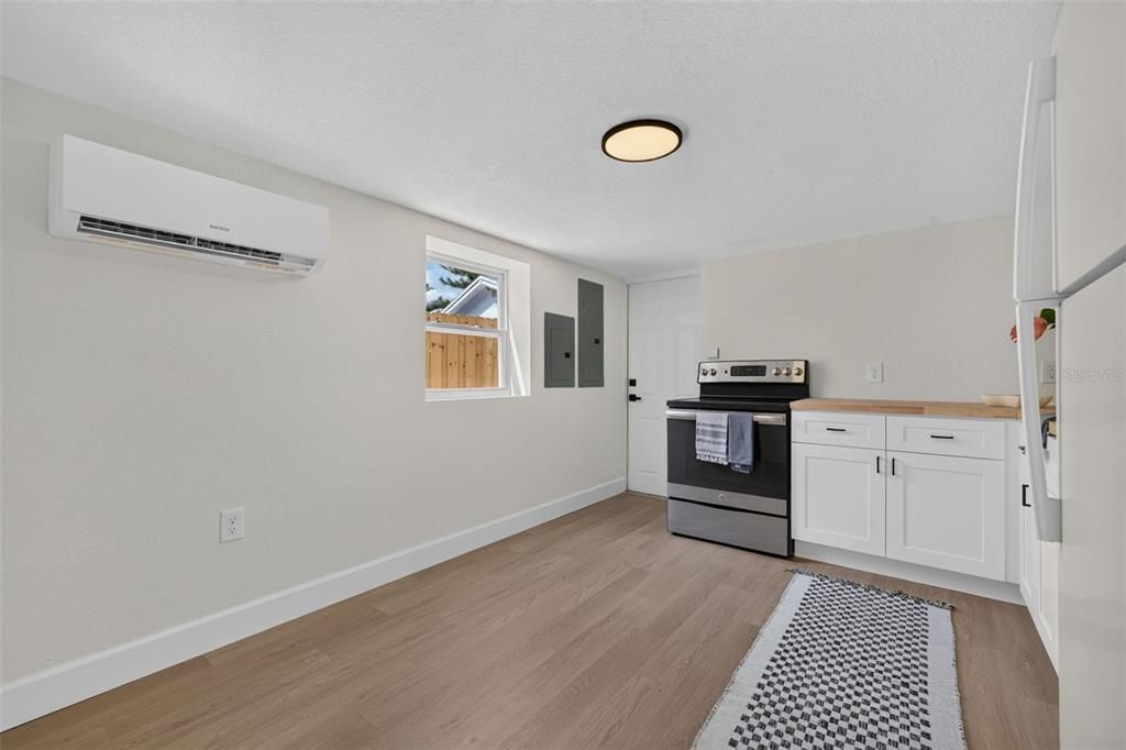 En Venta: $799,900 (5 camas, 3 baños, 2432 Pies cuadrados)