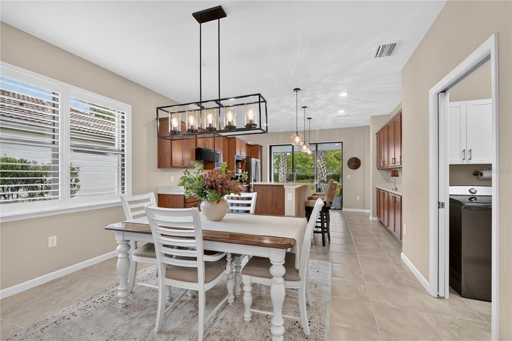 待售: $325,000 (3 贝兹, 2 浴室, 1574 平方英尺)