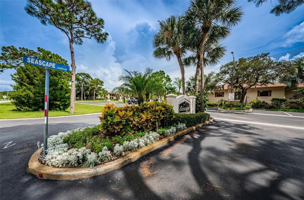 For Rent: $2,000 (2 beds, 2 baths, 1070 Square Feet)