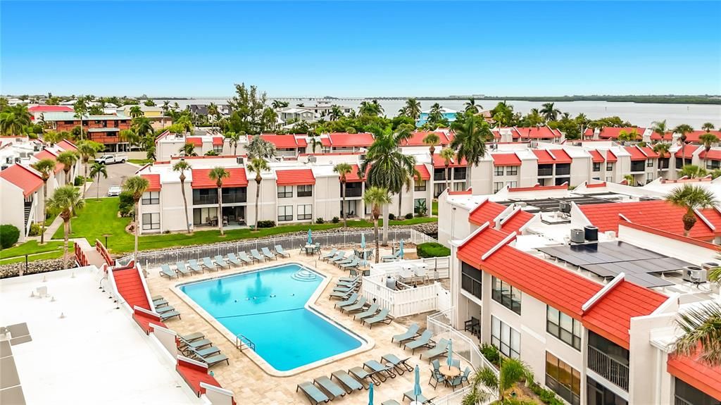 На продажу: $575,000 (2 спален, 2 ванн, 1080 Квадратных фут)