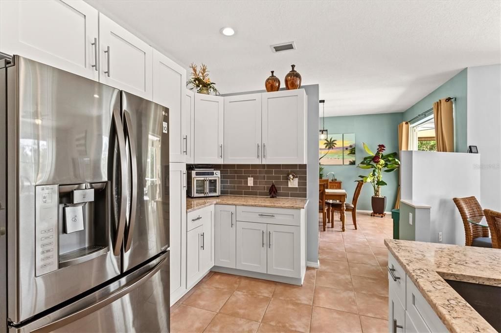 For Sale: $424,900 (4 beds, 2 baths, 1924 Square Feet)