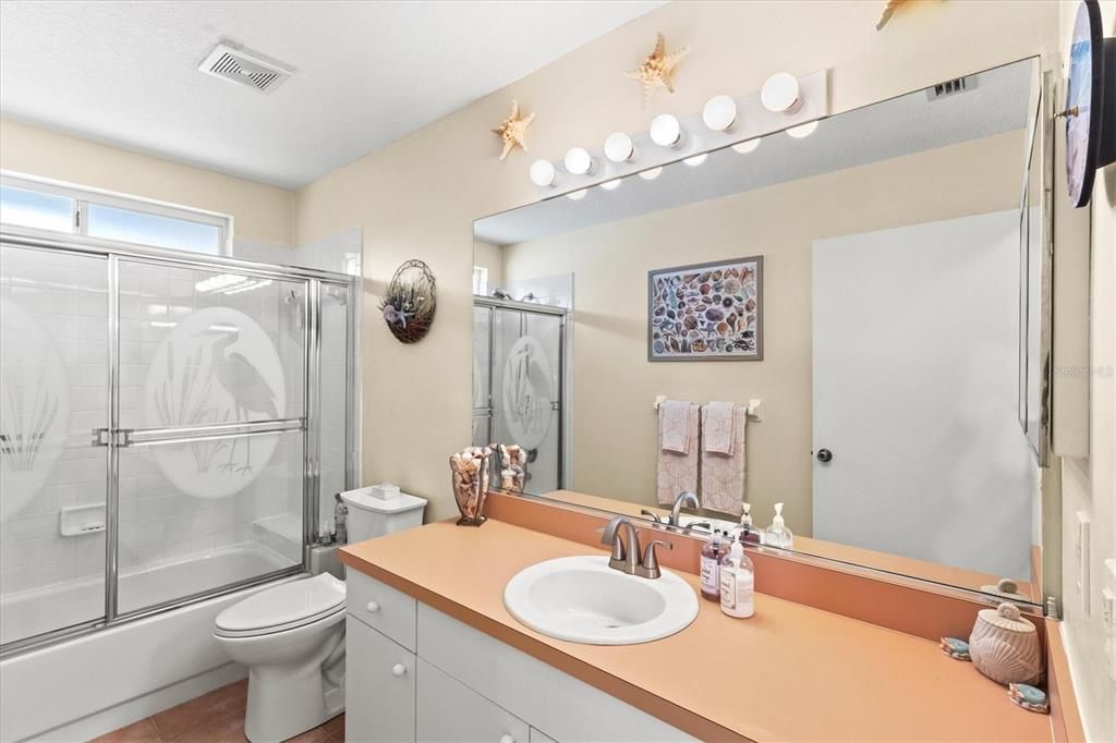 For Sale: $424,900 (4 beds, 2 baths, 1924 Square Feet)