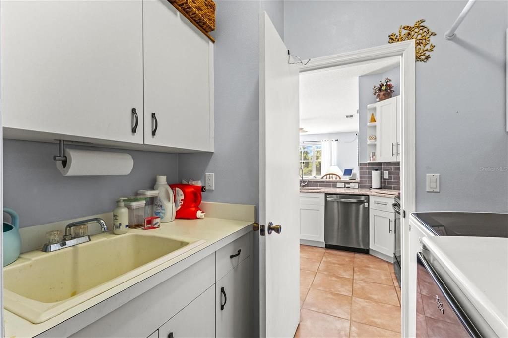 For Sale: $424,900 (4 beds, 2 baths, 1924 Square Feet)