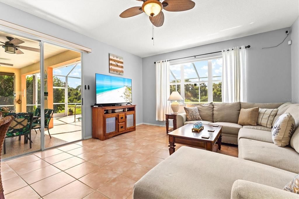 For Sale: $424,900 (4 beds, 2 baths, 1924 Square Feet)