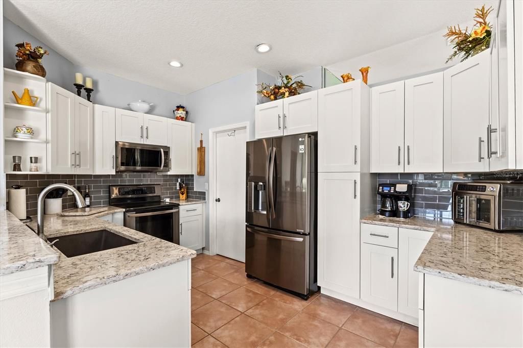For Sale: $424,900 (4 beds, 2 baths, 1924 Square Feet)